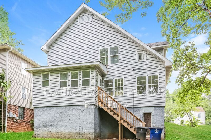 Building Photo - 2218 Greenway Ave NW