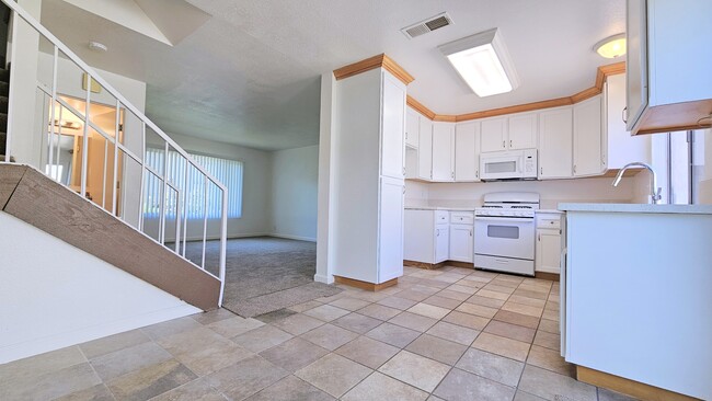 Building Photo - 2344 Canyon Park Dr