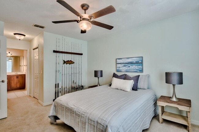 Building Photo - PRICE DROP!! Great 3-bedroom Florida cotta...