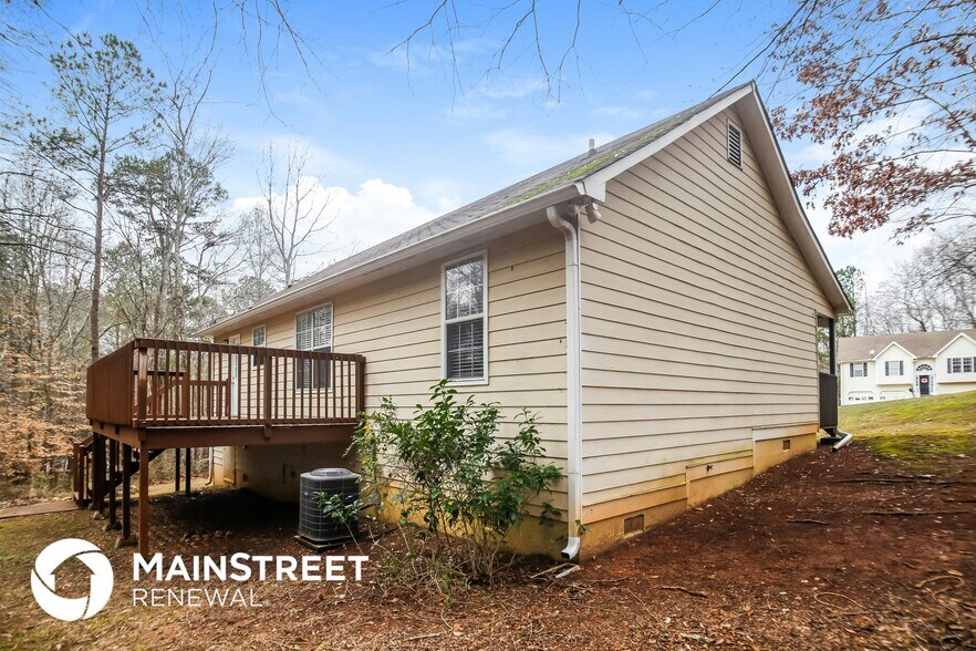 Building Photo - 221 Beechwood Ln
