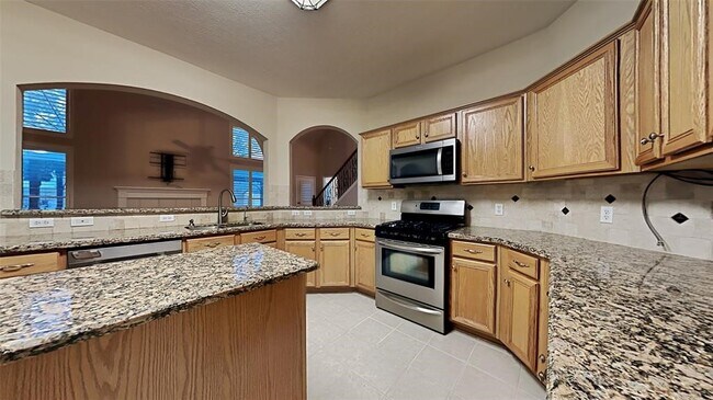 Building Photo - 2114 Winding Hollow Dr