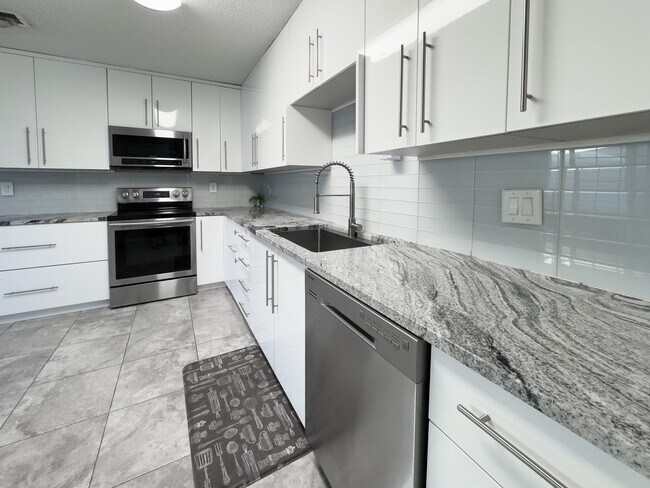 Building Photo - 931 Holbrook Cir