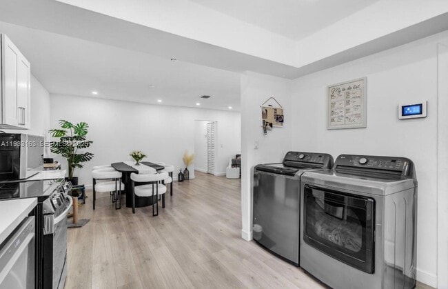 Building Photo - 1735 NE 147th St