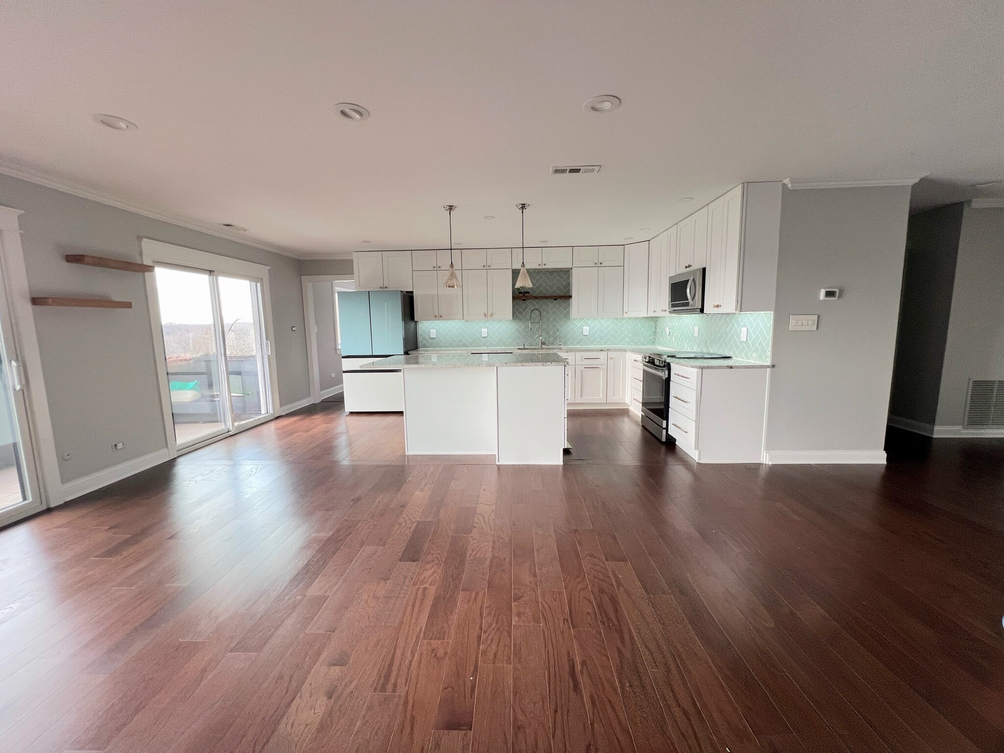 Building Photo - 9242 Gross Point Rd