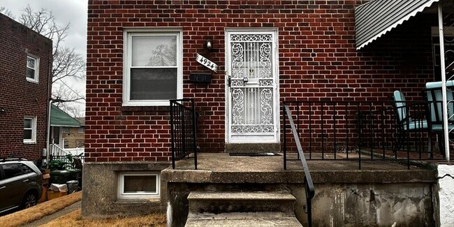 Primary Photo - Saint Georges Avenue
