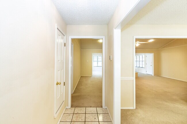 Building Photo - 2 Large Living areas! Approximately 2100 S...