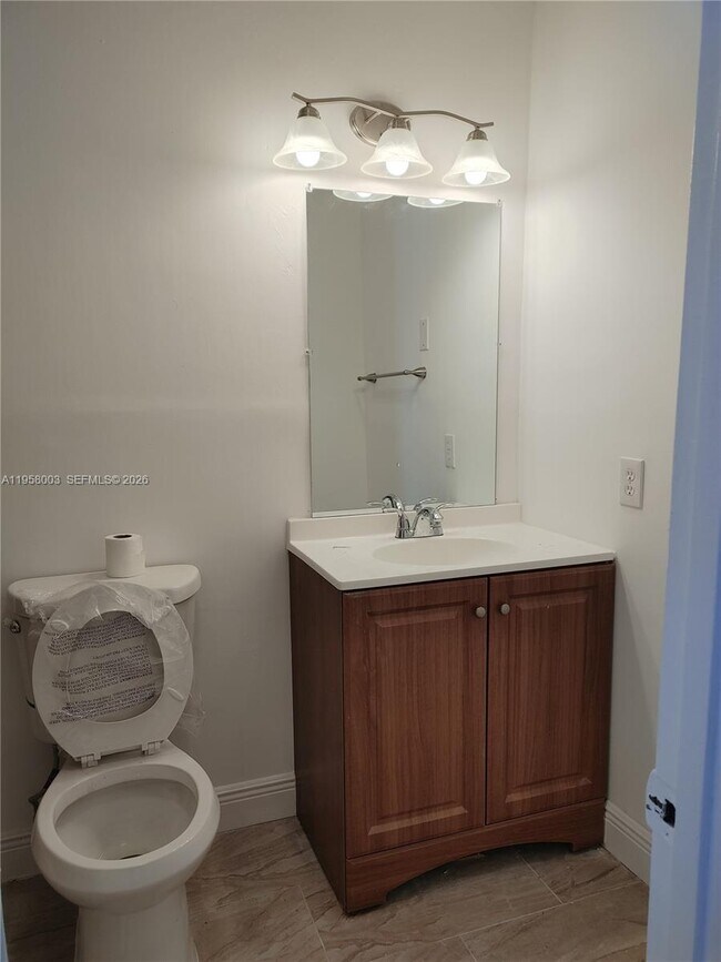 Building Photo - 421 NE 1st St