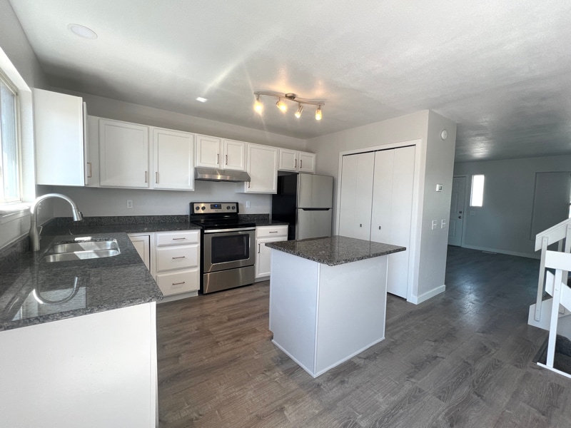Building Photo - 3903 Smoke Tree Dr