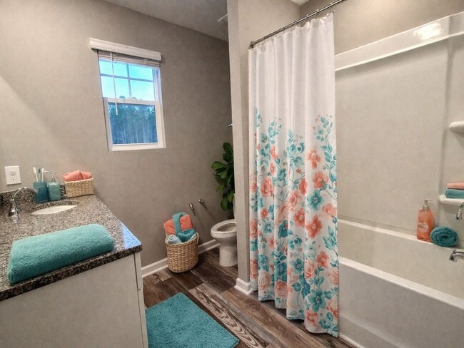 Building Photo - Beautiful 3BR 2.5BA Home in Salisbury • Tour Today