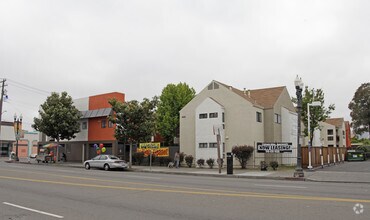Building Photo - Fruitvale Villas