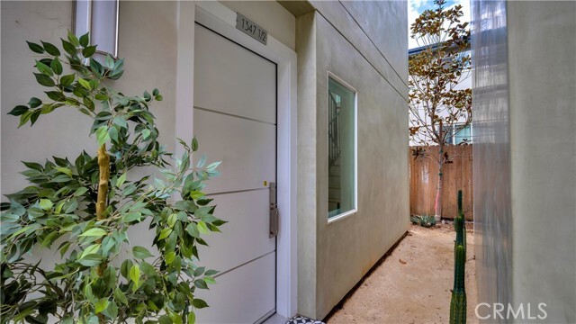 Building Photo - 1347 Seward St