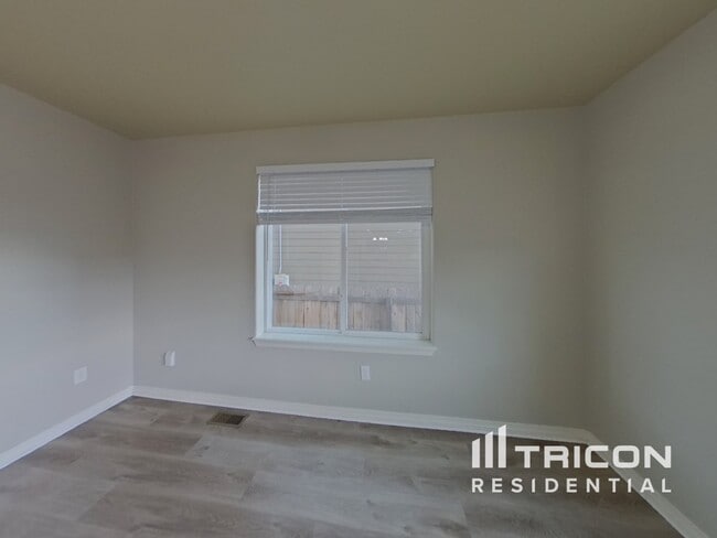 Building Photo - 9934 Silver Stirrup Dr