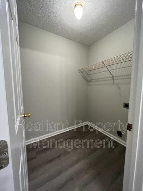 Building Photo - 2813 Ryan Cir