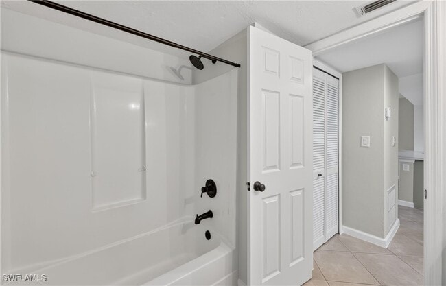 Building Photo - 144 Cypress Way E