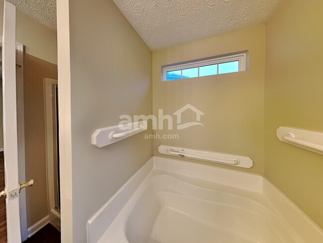 Building Photo - 293 Windcroft Ln NW