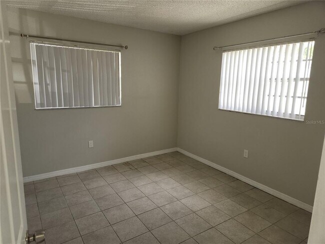 Building Photo - 9831 Grace Dr