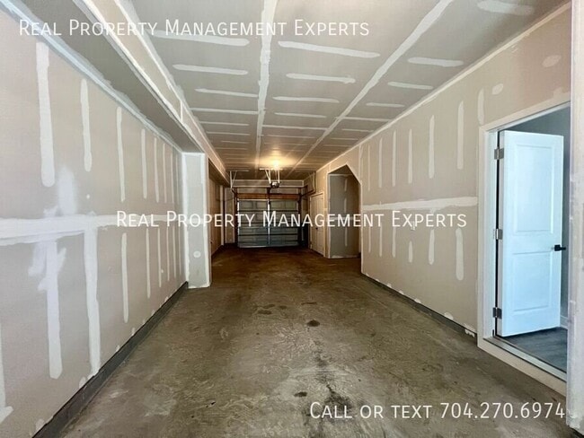Building Photo - 528 Billingsley Rd