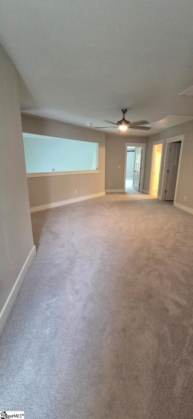 Building Photo - 109 Creekhaven Ln