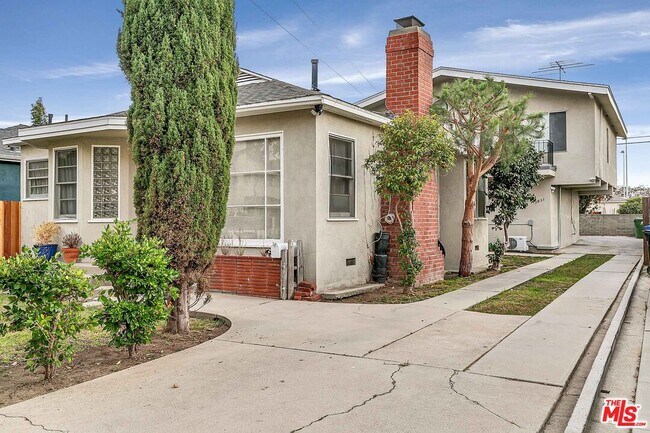 Building Photo - 3831 Beethoven St