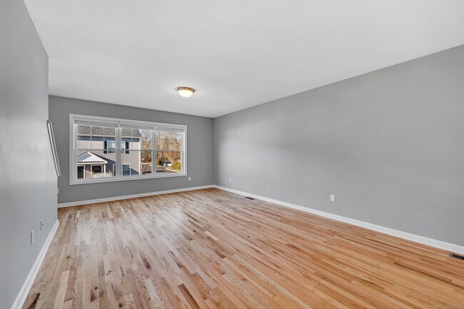 Building Photo - 88 Woodhouse Ave