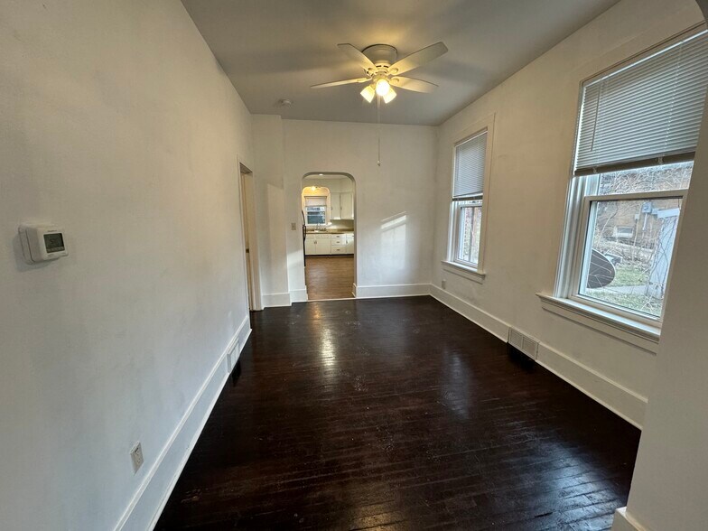 Building Photo - 238 N Booth St