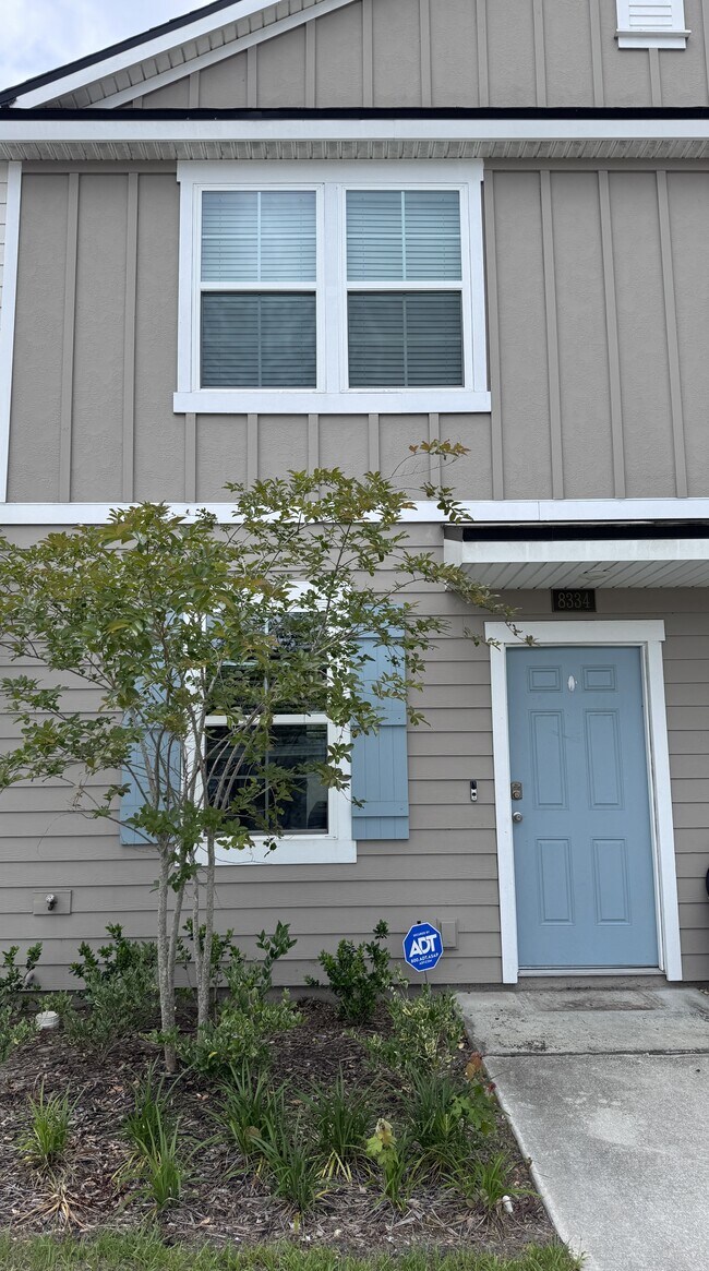 Building Photo - 8334 Zenith Cir