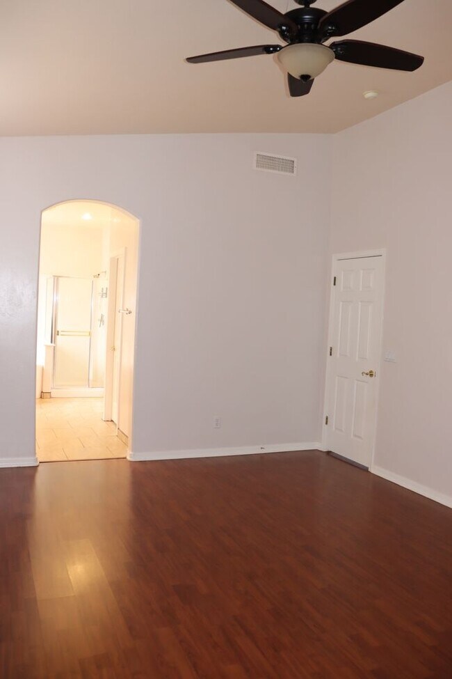 Building Photo - Beautiful West Side Home in Gated Community