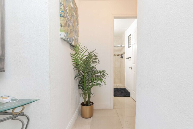 Building Photo - 7727 NW 4th Ct