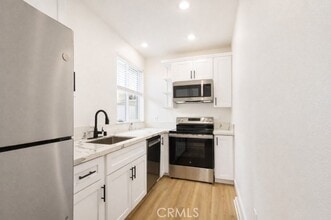 Building Photo - 625 Orizaba Ave