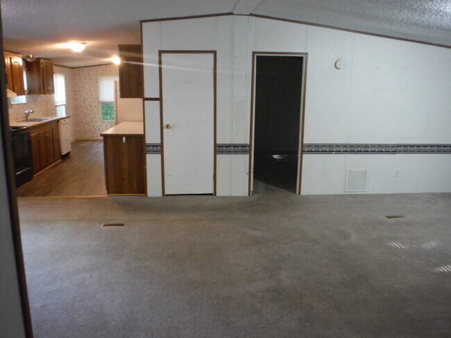Building Photo - 127 John Lewis Dr