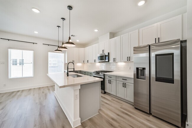 Building Photo - 8321 Springwood Cyn Ln
