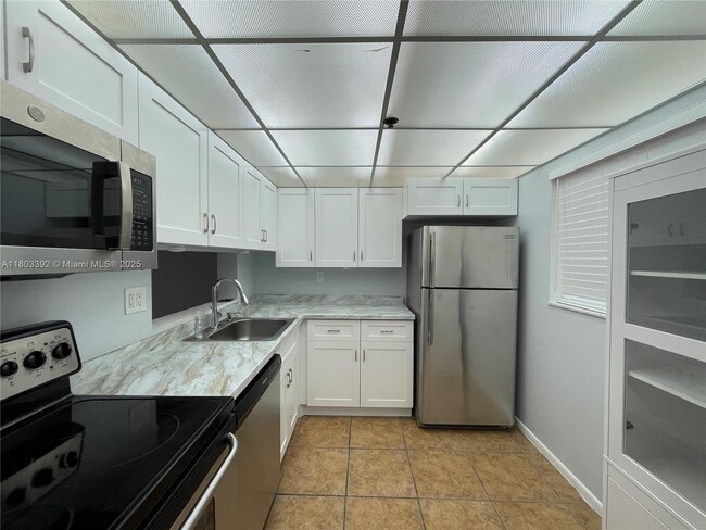 Building Photo - 8730 SW 133rd Avenue Rd