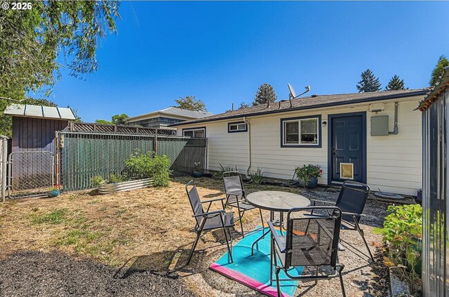 Building Photo - Ready Now - Just A Birdie Away from Rose City Golf Course!