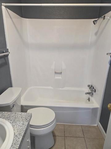 Building Photo - 705 Santa Rosa Dr