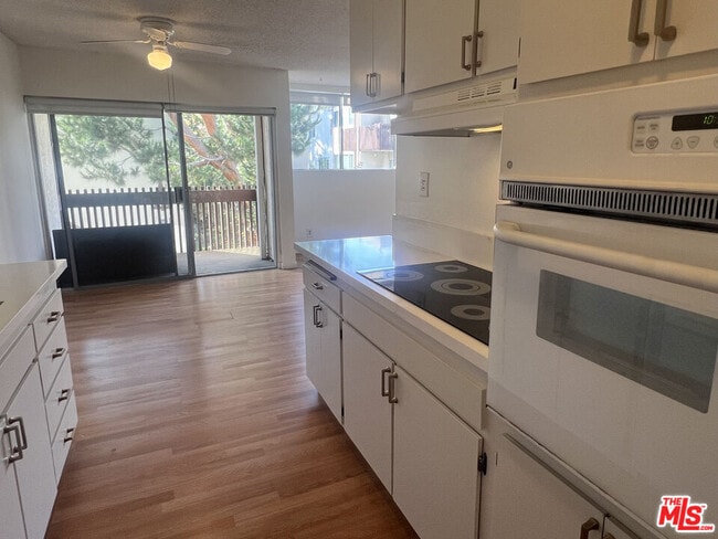 Building Photo - 6000 Canterbury Dr