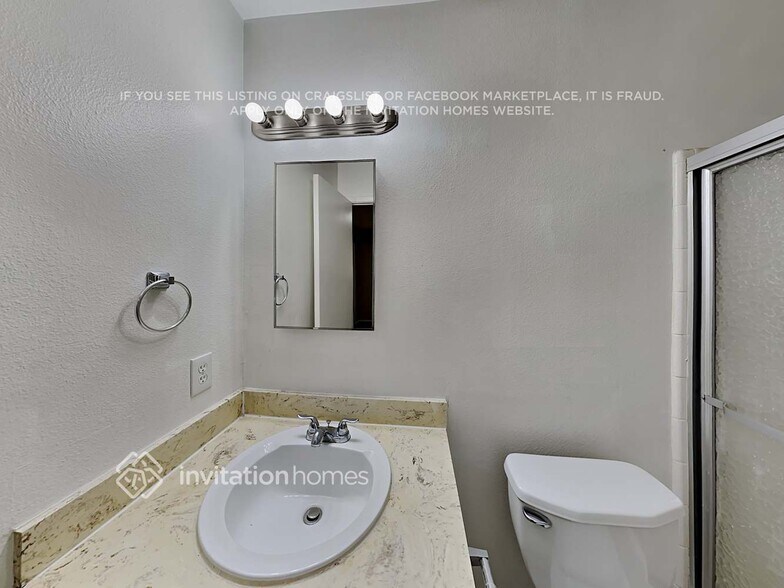 Building Photo - 1307 E Dunlap Ave