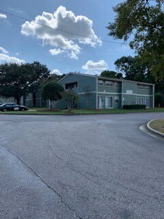 Building Photo - Dickens Ferry Apartments