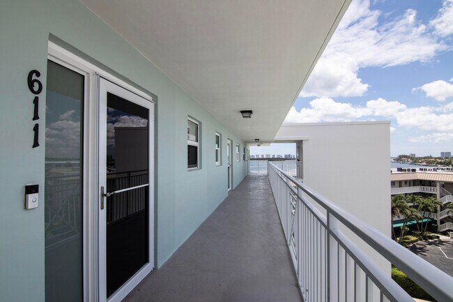 Building Photo - 44 Yacht Club Dr