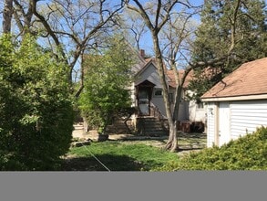 Building Photo - 8834 Burlington Ave