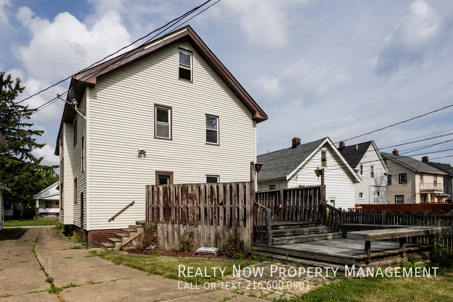 Building Photo - 3765 W 134th St