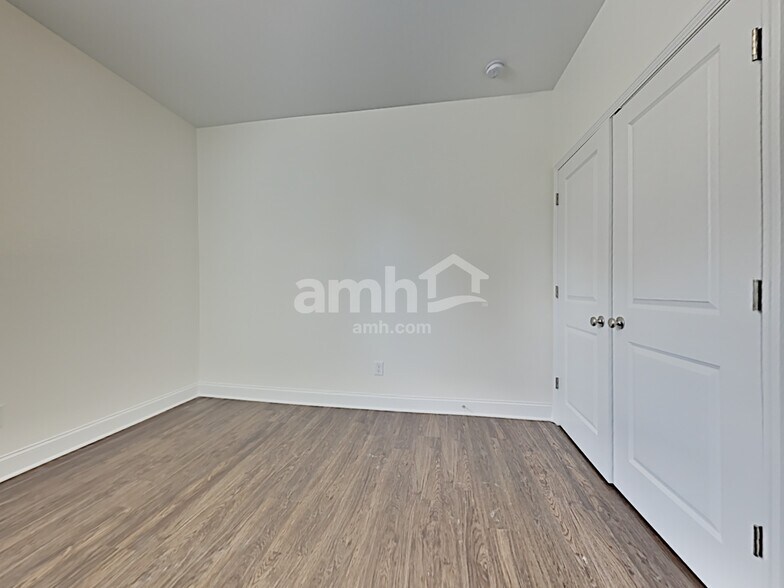 Building Photo - 109 Pullen Dr