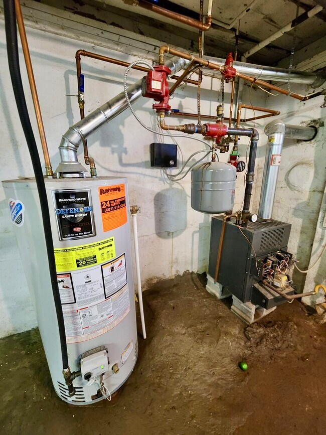 Building Photo - 57 Saratoga Ave