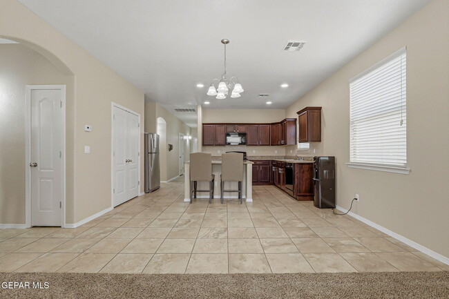 Building Photo - 14458 Vincent Kalel