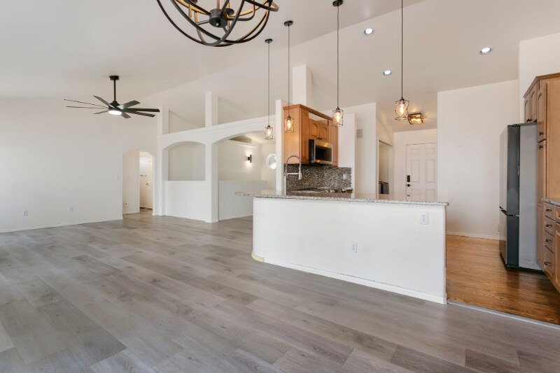 Building Photo - 8946 Oakmont Rd