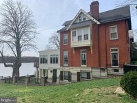 Building Photo - 256 Radcliffe St