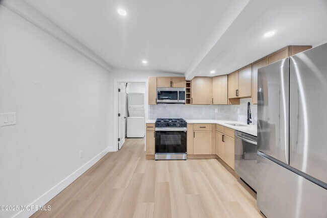 Building Photo - 6 Orchard St