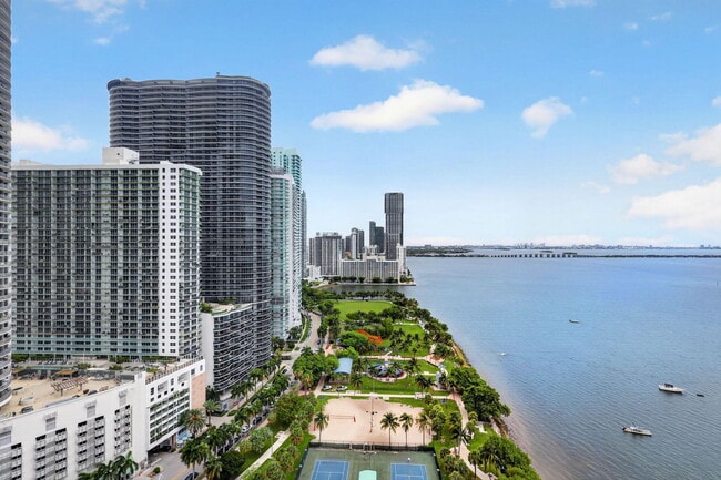 Building Photo - 1717 N Bayshore Dr