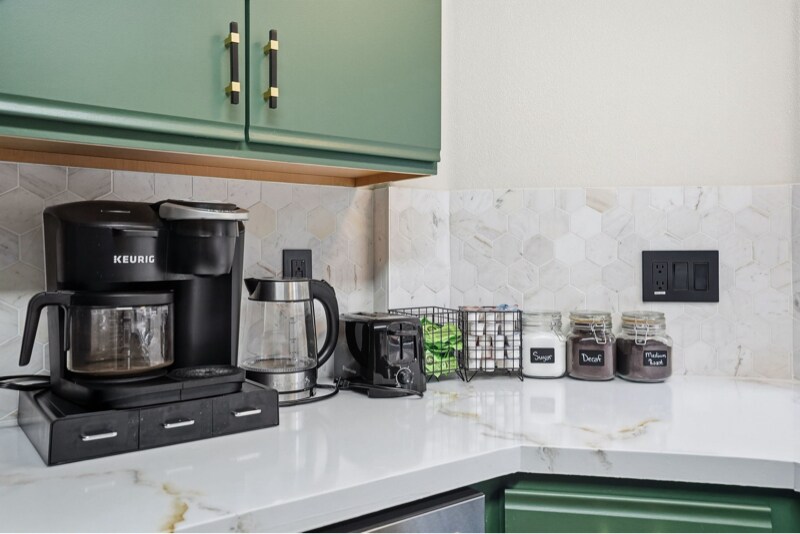 Building Photo - 10 SE 105th Ave