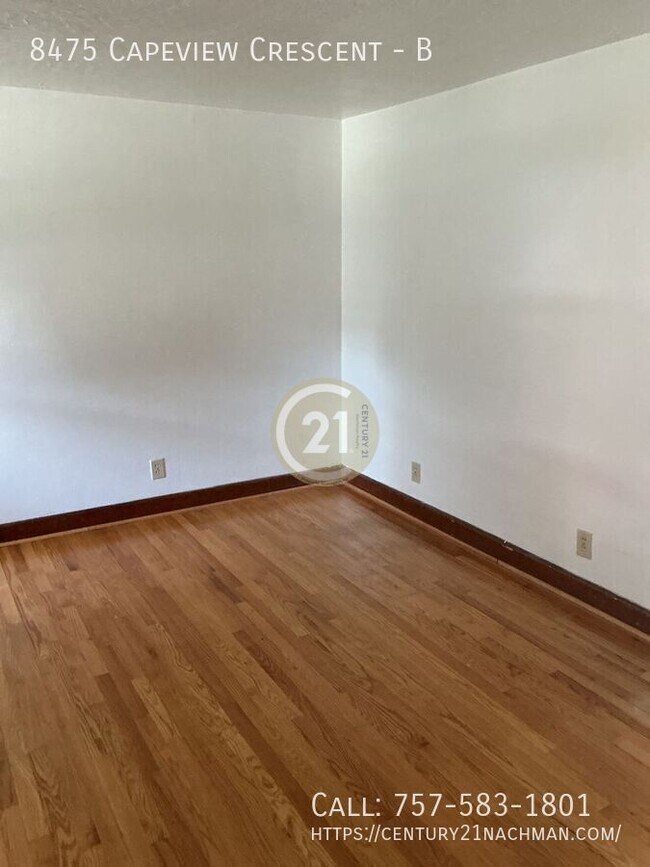 Building Photo - 8475 Cape View Crescent