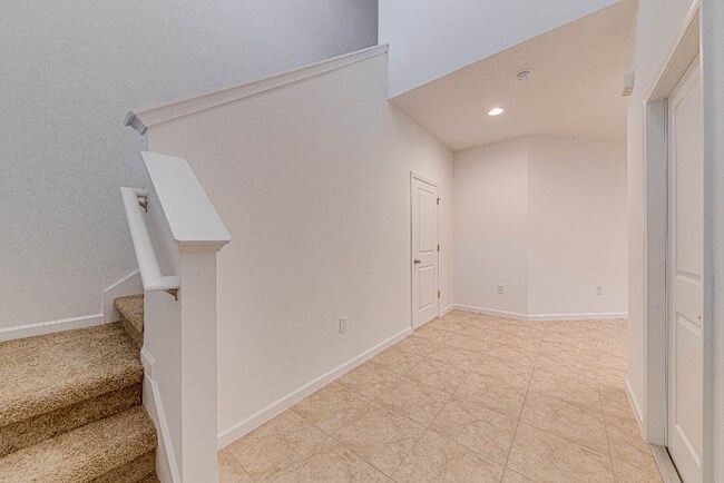 Building Photo - 4454 Davos Dr